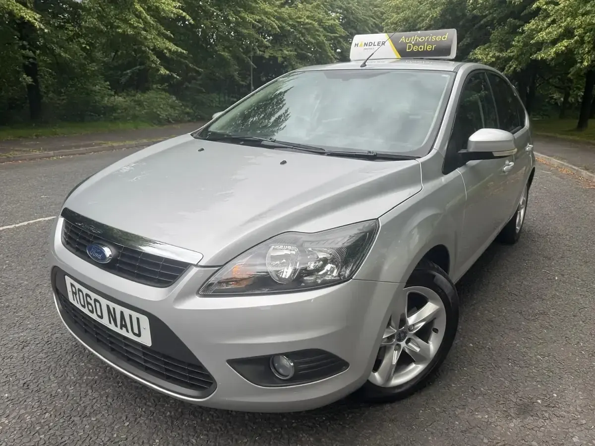 Used Ford Focus Zetec 99 HP (72 kW) 2010 Silver Hatchback