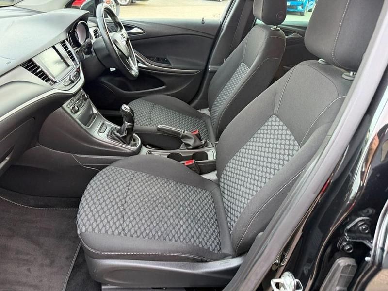 Used Vauxhall Astra 100 HP (73 kW) 2018 Black Hatchback