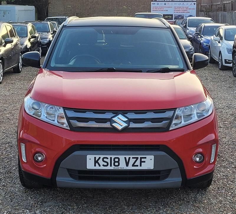 Used Suzuki Vitara SZ-T 120 HP (88 kW) 2018 Red/black SUV