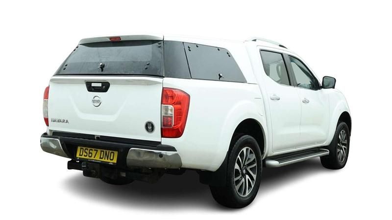 Used Nissan Navara Tekna 190 HP (139 kW) 2017 White Pickup