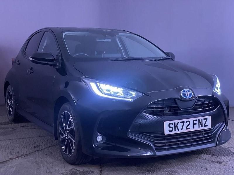 Black Used 2022 Toyota Yaris Hybrid Design Hatchback | £15,999 (Fair price) - Image 1/4