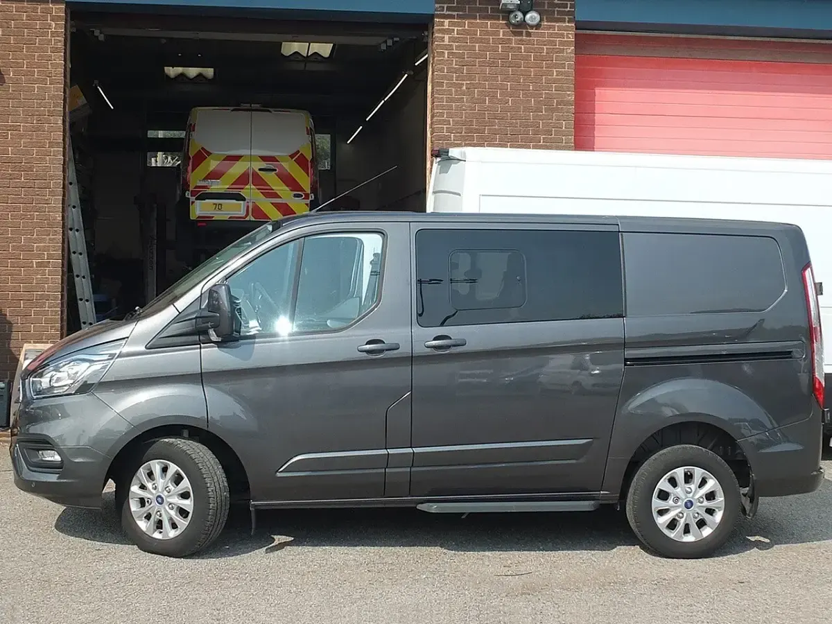Used Ford Transit Custom Limited 170 HP (125 kW) 2021 Grey Van