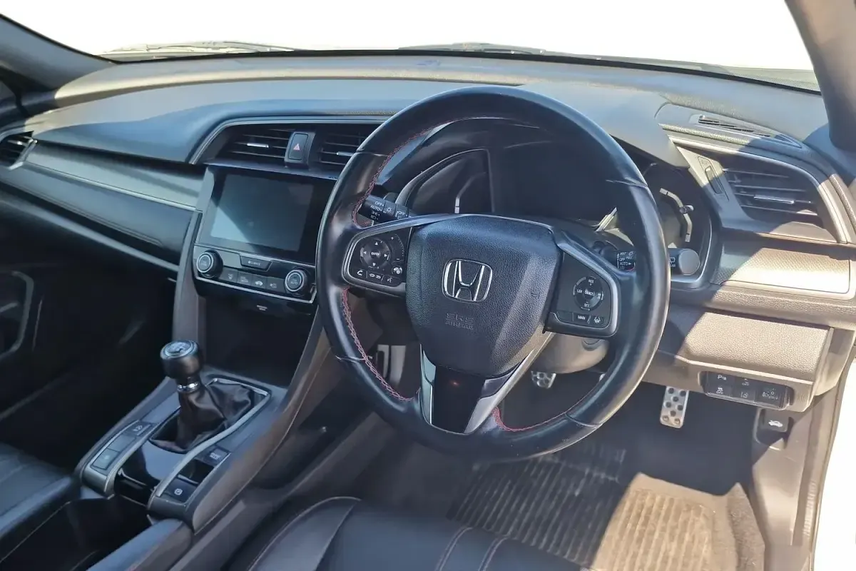 Used Honda Civic Sport 126 HP (92 kW) 2019 White Hatchback