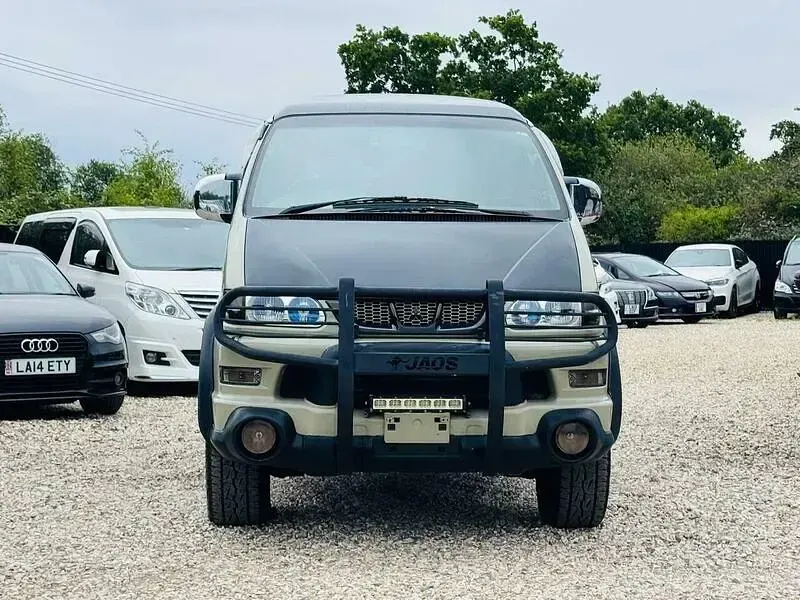 Used Mitsubishi Space Gear Active 185 HP (136 kW) 2006 Green MPV