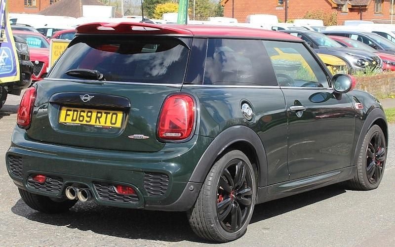 Used Mini John Cooper Works Hatch 231 HP (169 kW) 2020 Green Hatchback
