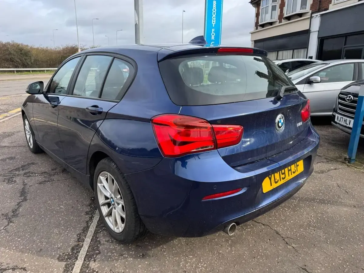 Usado BMW 118 Impressive 2019 Azul Utilitario