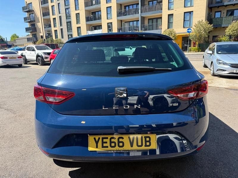 Used Seat Leon SE Dynamic 2017 Blue Hatchback