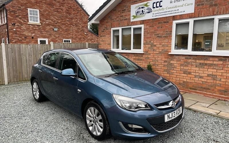 Used Vauxhall Astra Elite 165 HP (121 kW) 2015 Hatchback