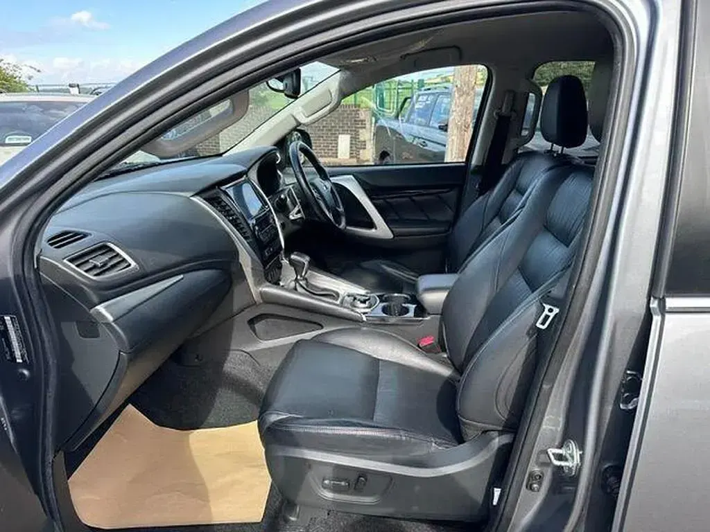 Used Mitsubishi Shogun 2021 Grey SUV