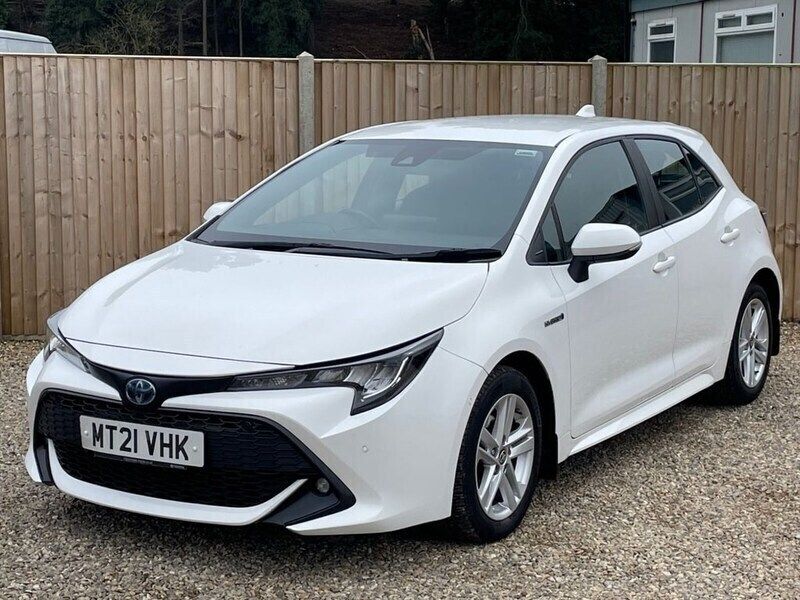 White Used 2021 Toyota Corolla Hatchback | £12,600 (Fair price) - Image 1/4
