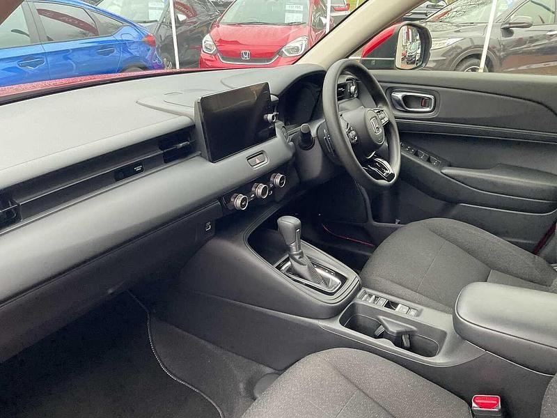 Used Honda HR-V Elegance 131 HP (96 kW) 2023 Red SUV