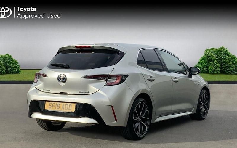 Begagnad Toyota Corolla 122 HK (89 kW) 2022 Halvkombi