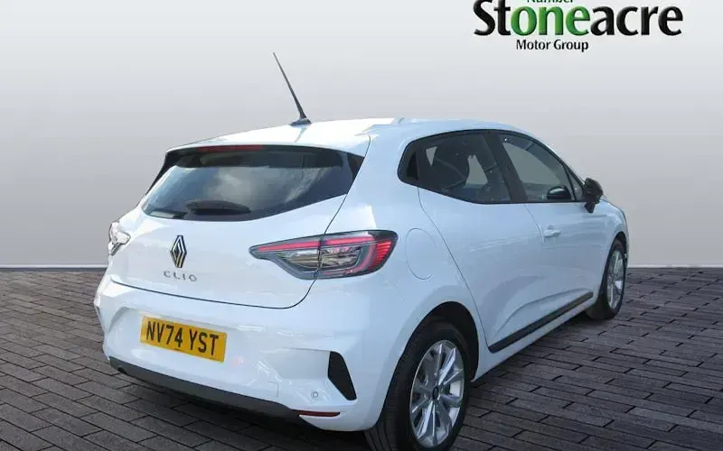Used Renault Clio Evolution 90 HP (66 kW) 2025 White Hatchback