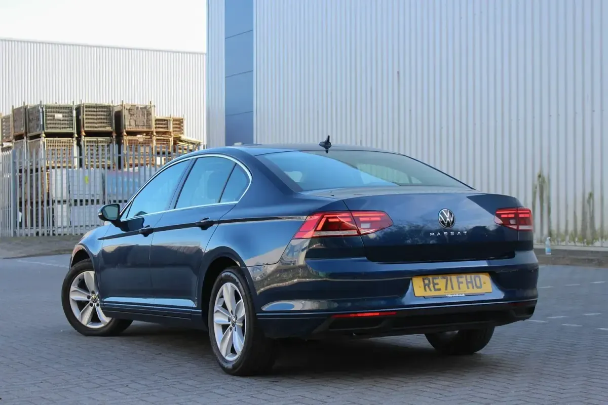 Usado VW Passat SE 2021 Azul Sedan
