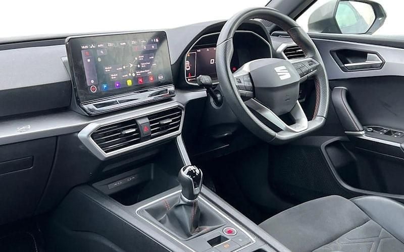 Used Seat Leon FR Sport 150 HP (110 kW) 2023 Blue Hatchback