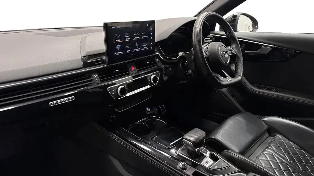 Used Audi S4 Black Edition 341 HP (250 kW) 2023 Green Estate
