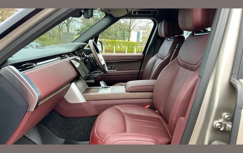 Used Land Rover Range Rover Autobiography 550 HP (404 kW) 2024 Other SUV