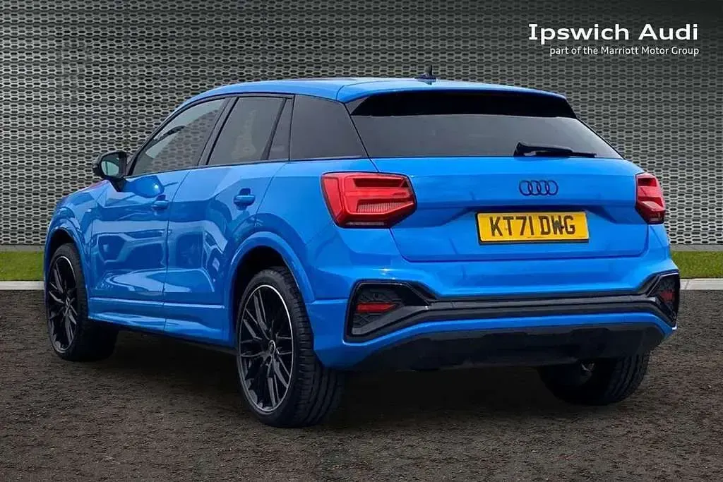 Used Audi Q2 Black Edition 108 HP (79 kW) 2021 Blue SUV