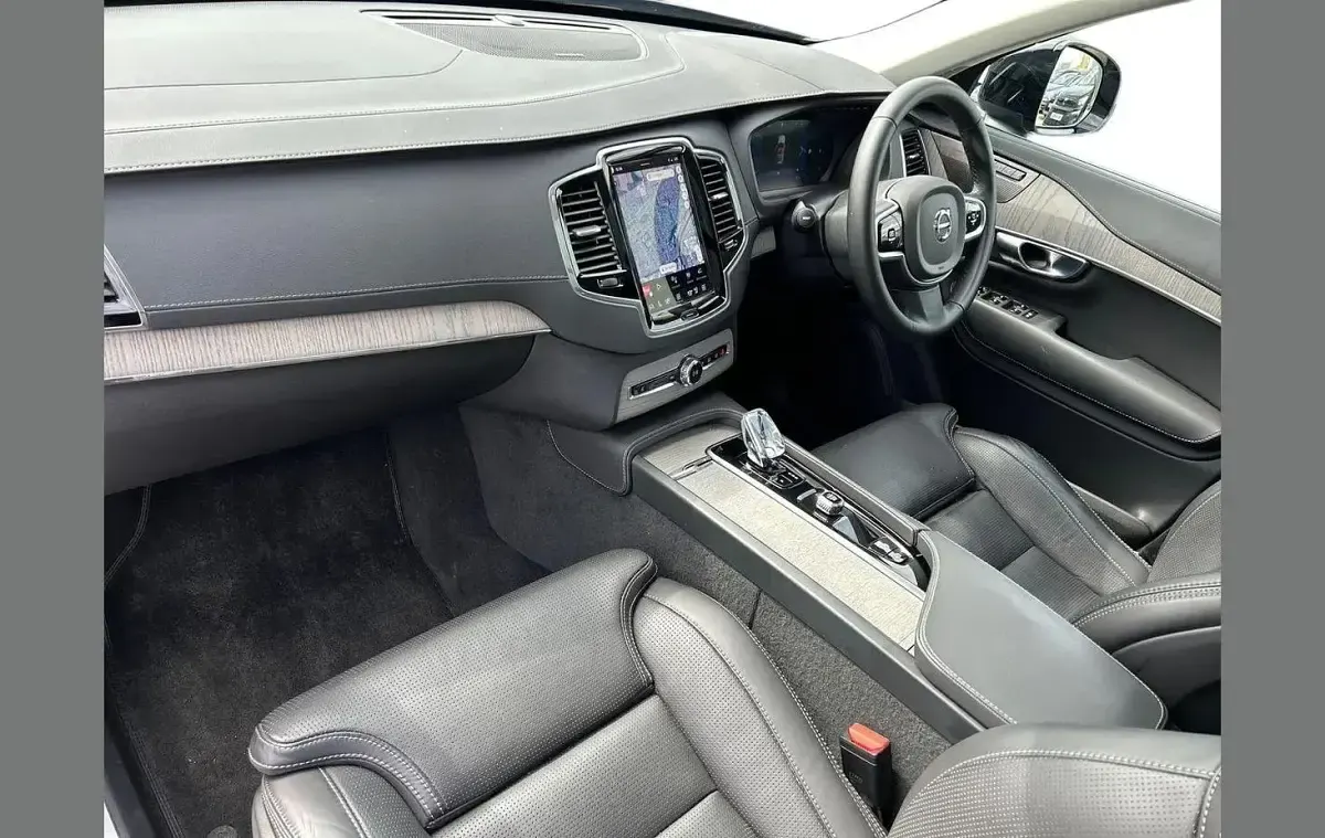 Used Volvo XC90 Plus 247 HP (181 kW) 2024 Blue SUV