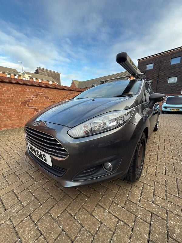 Used Ford Fiesta 74 HP (54 kW) 2016 Grey Van