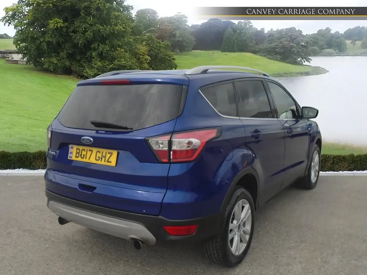 Second-hand Ford Kuga Zetec 120 CP (88 kW) 2017 Albastru SUV