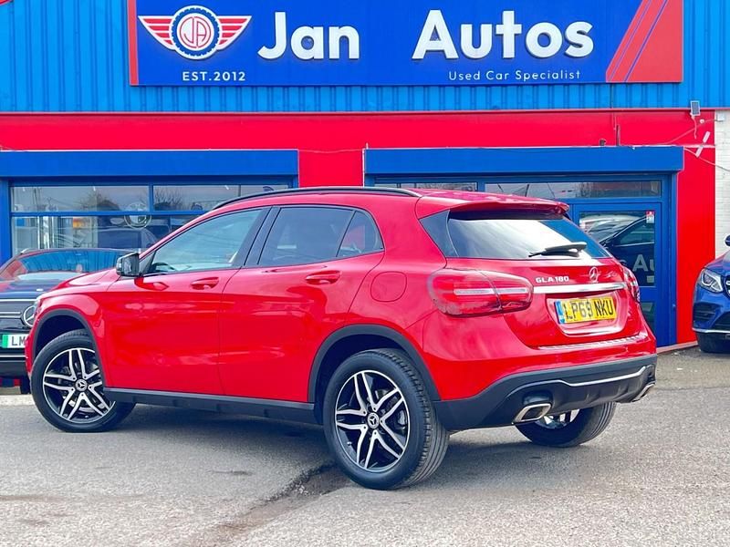 Used Mercedes GLA180 Urban 2019 Red SUV