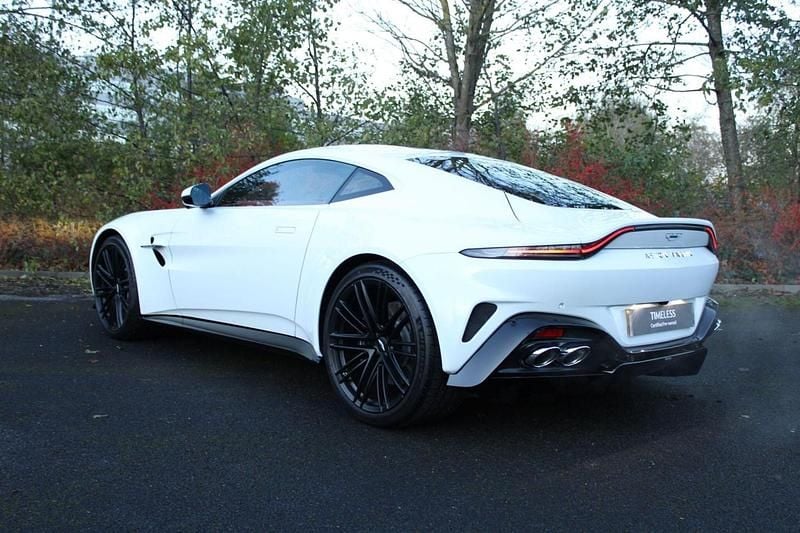 New Aston Martin Vantage 665 HP (489 kW) 2025 White Coupe
