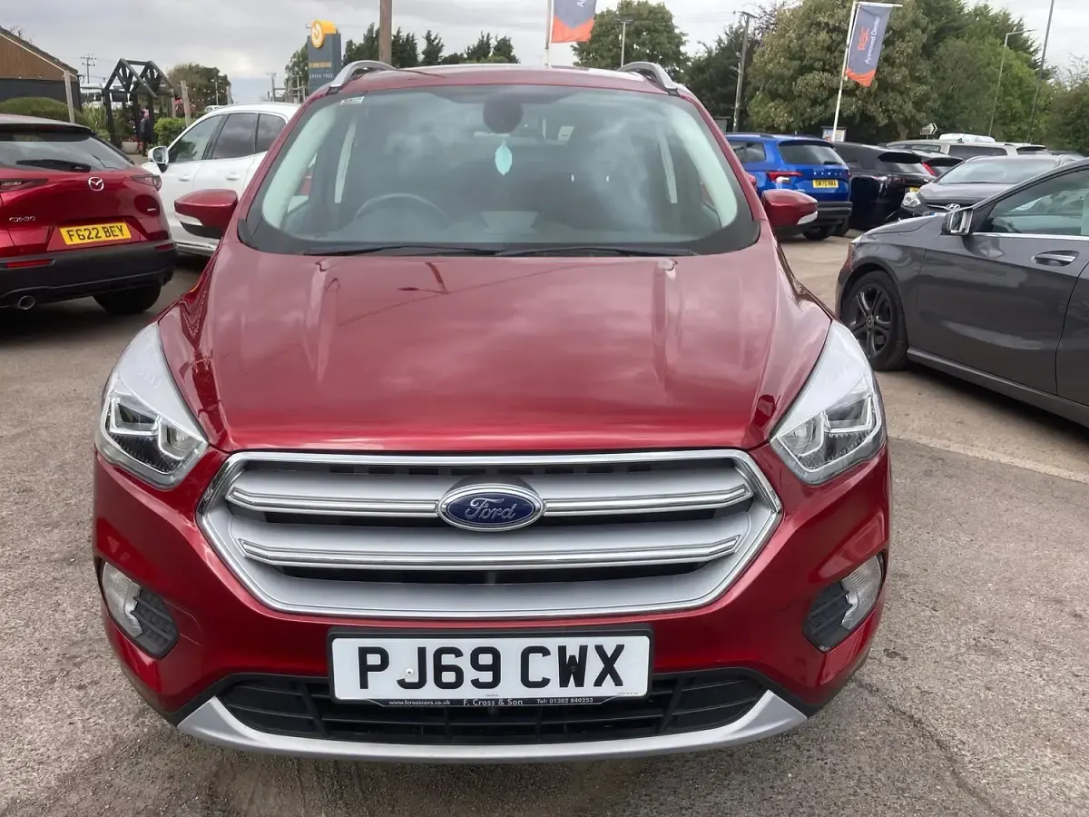 Used Ford Kuga Titanium 150 HP (110 kW) 2019 Red SUV