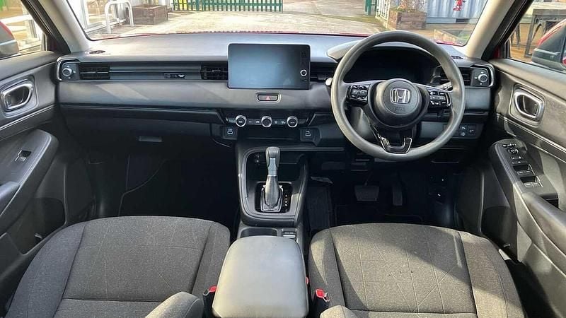 Used Honda HR-V Elegance 131 HP (96 kW) 2023 Premium plus paint  crystal red SUV