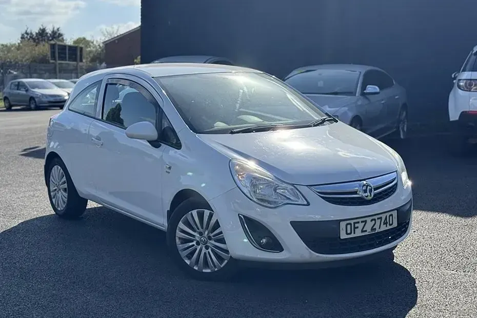 Begagnad Vauxhall Corsa 85 HK (62 kW) 2013 Vit Halvkombi