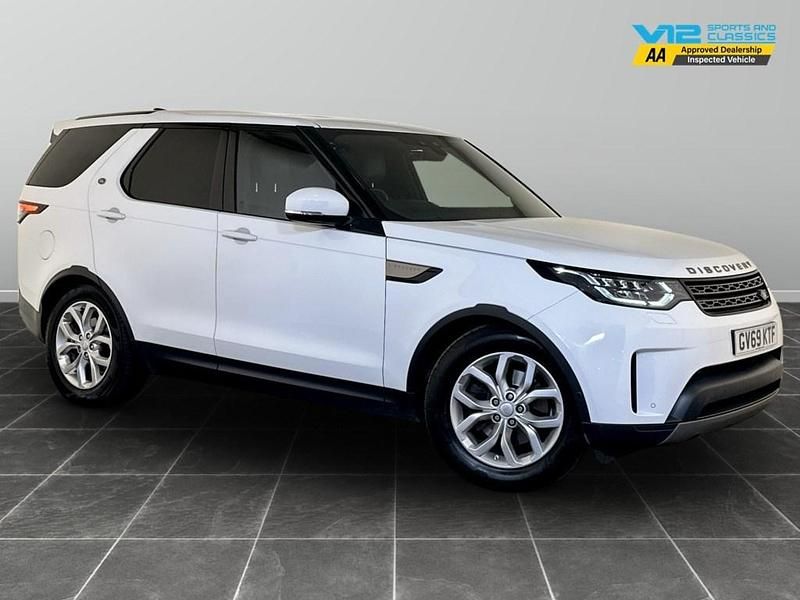 White Used 2020 Land Rover Discovery 5 SE SUV | £17,779 - Image 1/2