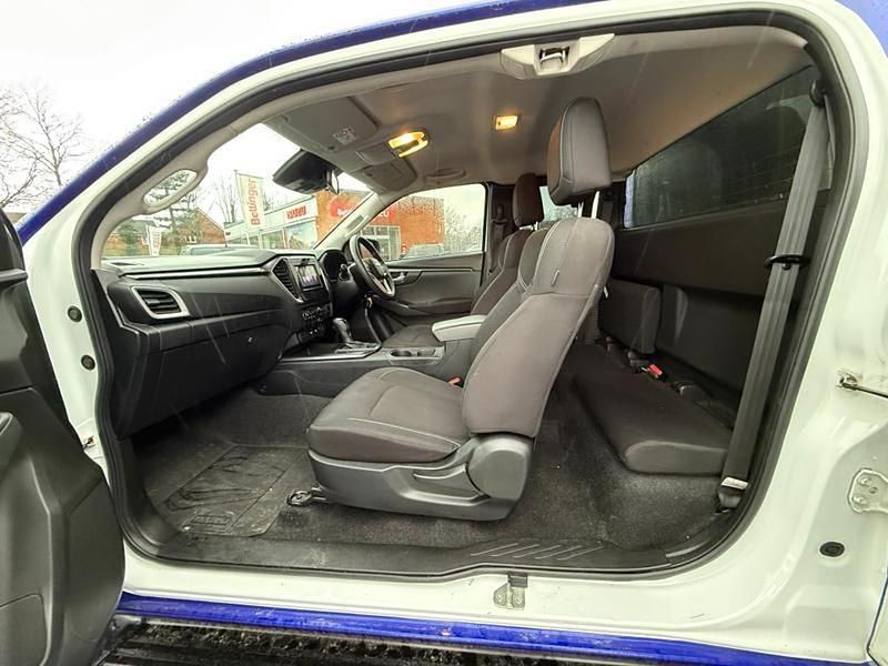 Used Isuzu D-Max 162 HP (119 kW) 2022 Blue Pickup