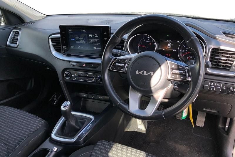 Used Kia XCeed 118 HP (86 kW) 2022 Grey SUV