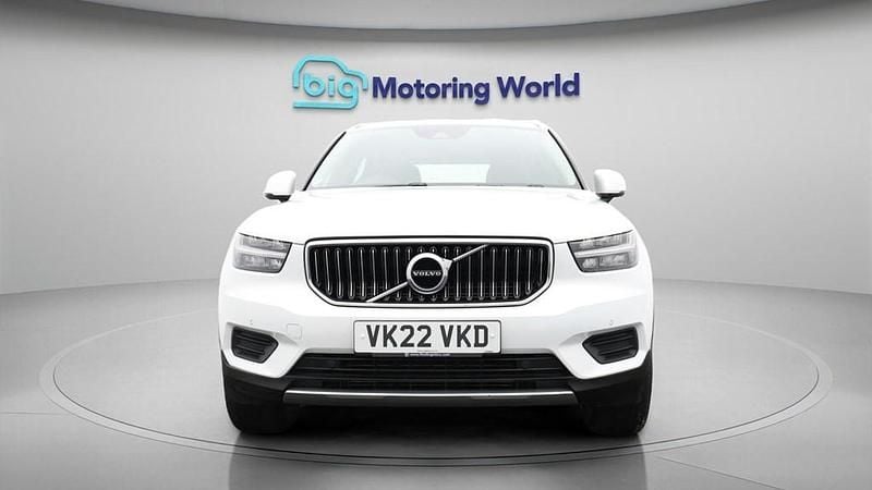 Used Volvo XC40 Inscription 211 HP (155 kW) 2022 White SUV