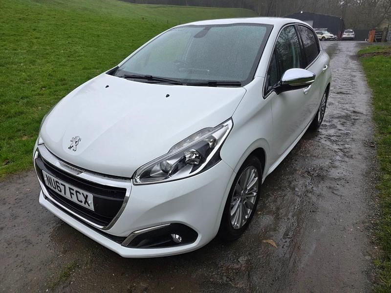 Used Peugeot 208 Allure 2017 White Hatchback