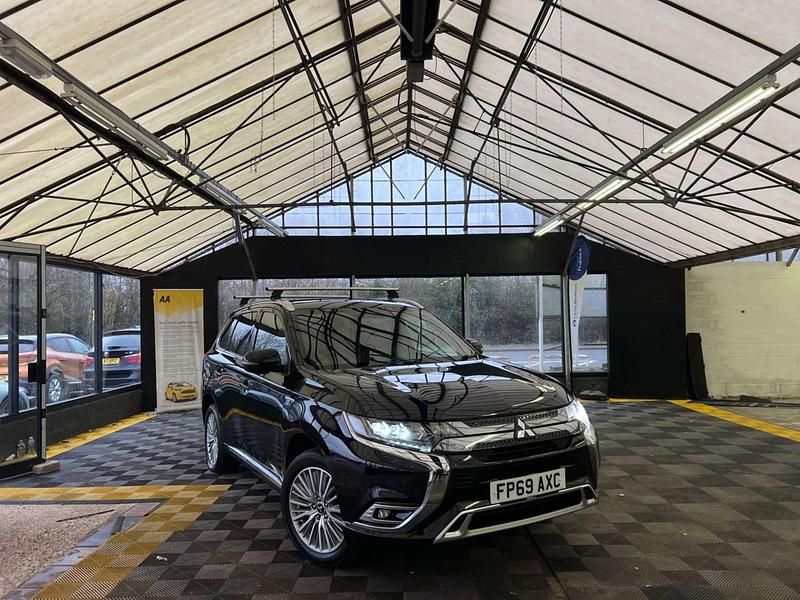 Black Used 2020 Mitsubishi Outlander P-HEV SUV | £13,795 (Fair price) - Image 1/3
