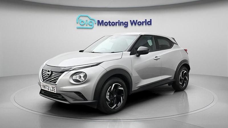 Used Nissan Juke N-Connecta 143 HP (105 kW) 2023 Silver SUV