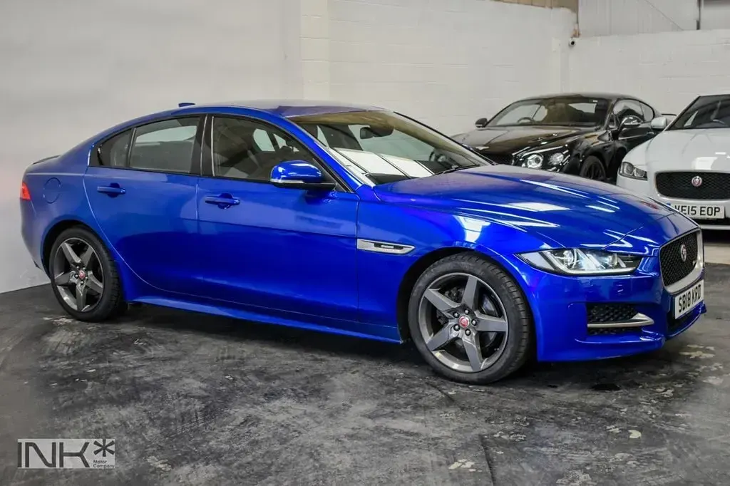 Used Jaguar XE R-Sport 180 HP (132 kW) 2018 Blue Sedan