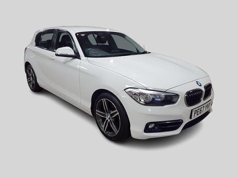 Used BMW 118 Sport Line 136 HP (100 kW) 2017 White Hatchback
