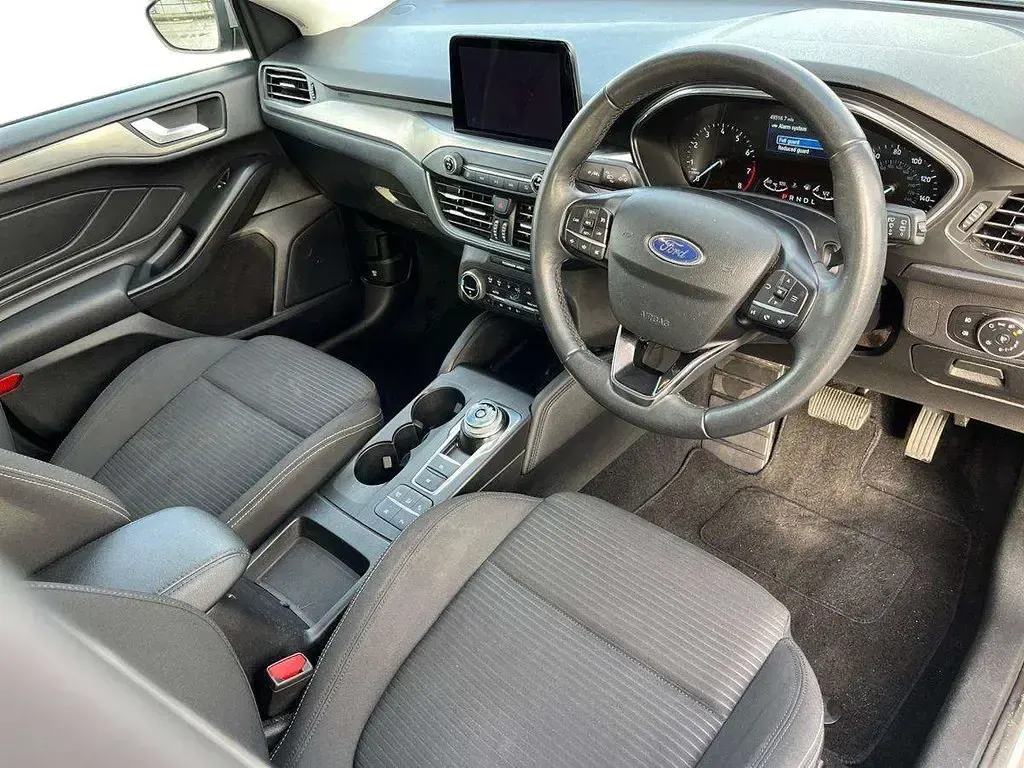 Usado Ford Focus Titanium 123 HP (90 kW) 2020 Prateado Citadino