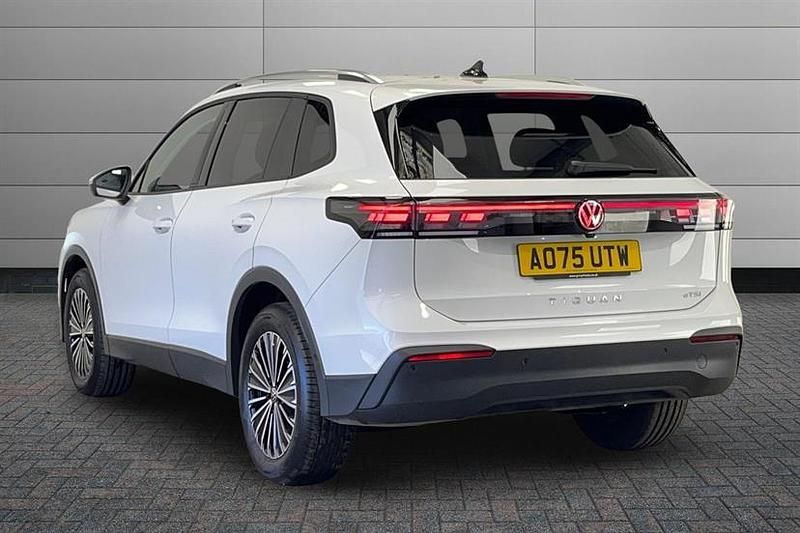 Używany VW Tiguan Match 150 KM (110 kW) 2026 Biały SUV