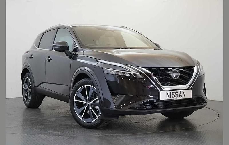Black Used 2022 Nissan Qashqai Tekna SUV | £21,599 (Expensive) - Image 1/3