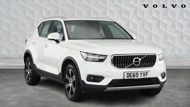 White Used 2019 Volvo XC40 Inscription SUV | £20,498 (Good price) - Image 1/4