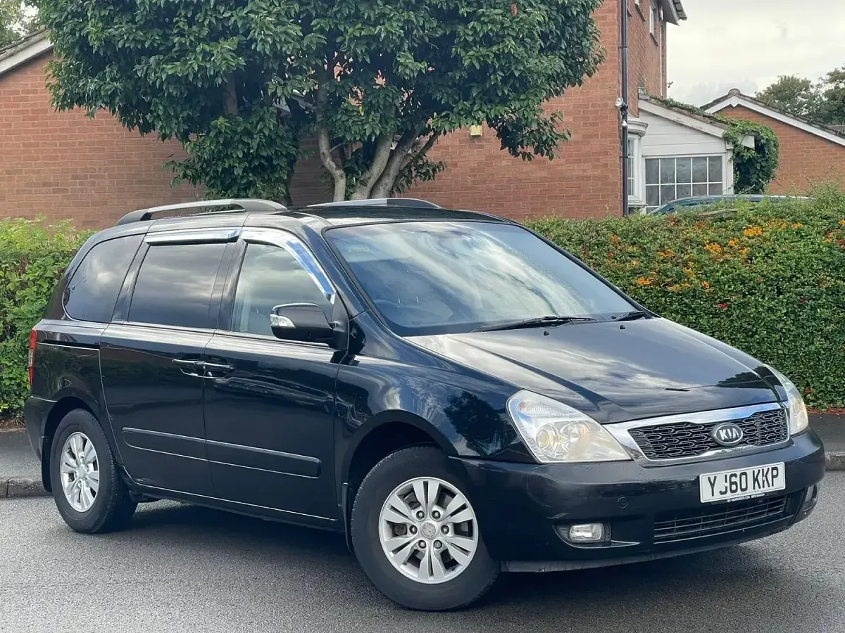 Used Kia Sedona 2010 Black MPV