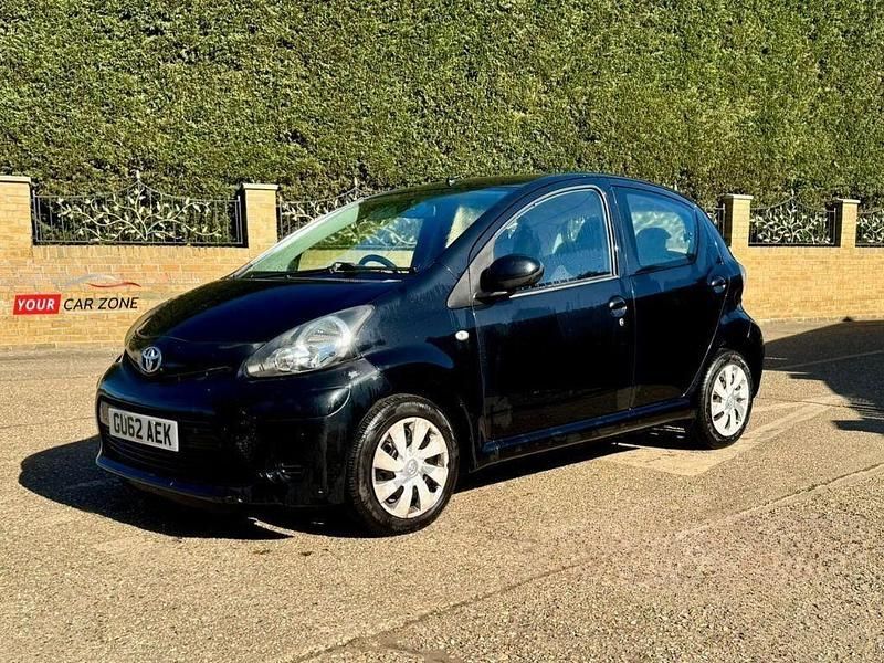 Used Toyota Aygo 68 HP (50 kW) 2012 Black(a) Hatchback