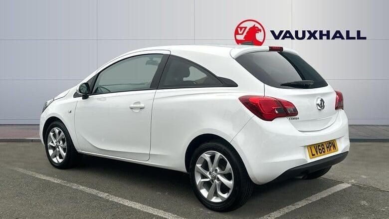 Used Vauxhall Corsa Sport 75 HP (55 kW) 2018 White Hatchback