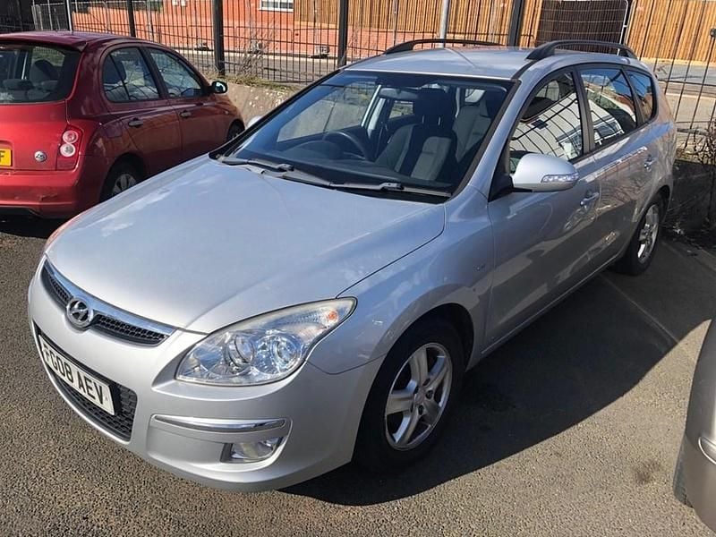 Used Hyundai i30 Comfort 2008 Silver metallic Estate