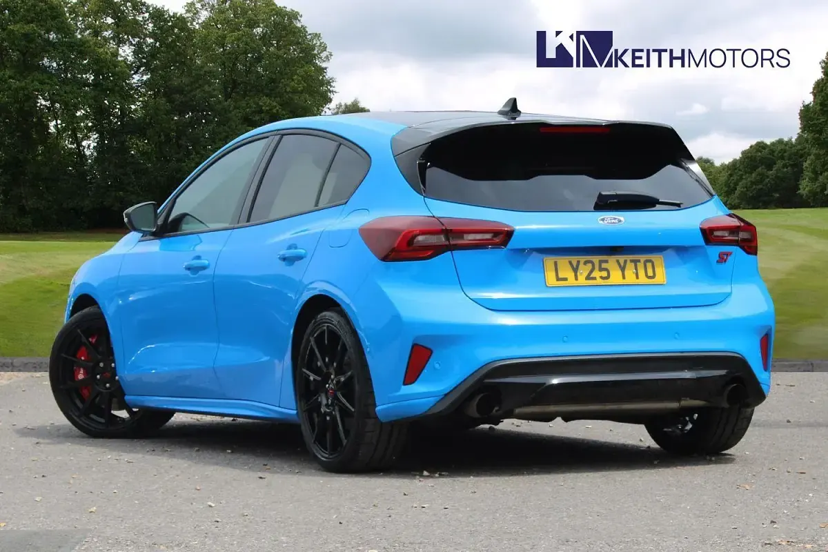 Used Ford Focus ST 280 HP (205 kW) 2025 Blue Hatchback