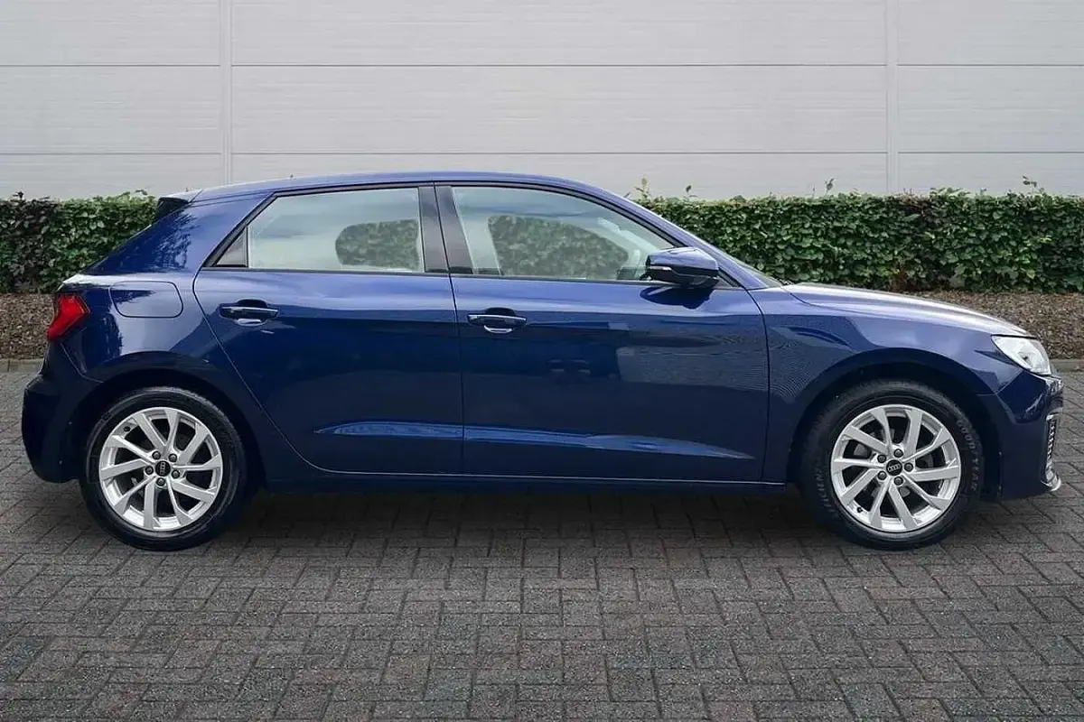 Used Audi A1 Sport 94 HP (69 kW) 2024 Blue SUV