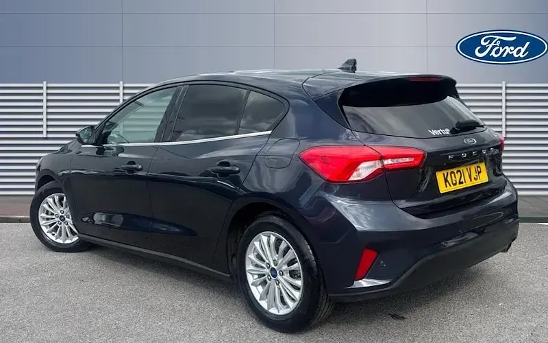 Used Ford Focus Titanium 125 HP (91 kW) 2021 Blue Hatchback
